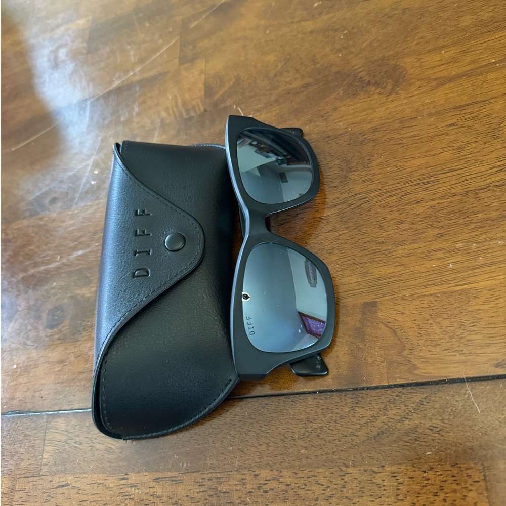 Diff Eyewear Black Polarized Sunglasses